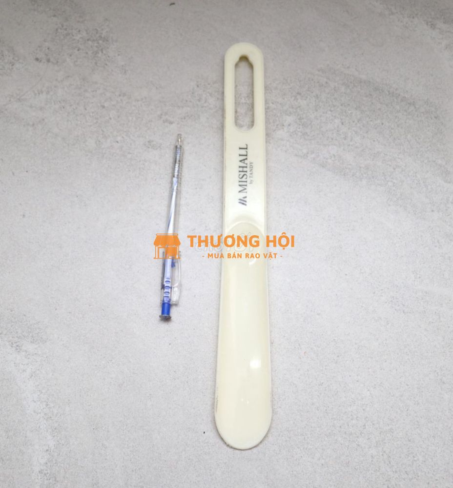 Dụng cụ mang giày nhựa