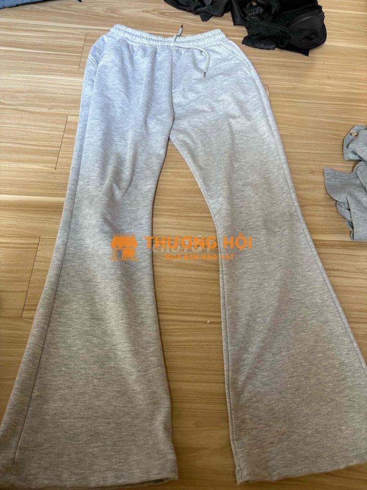 conbo 2 quần giong nhau khác màu 130k/2cai