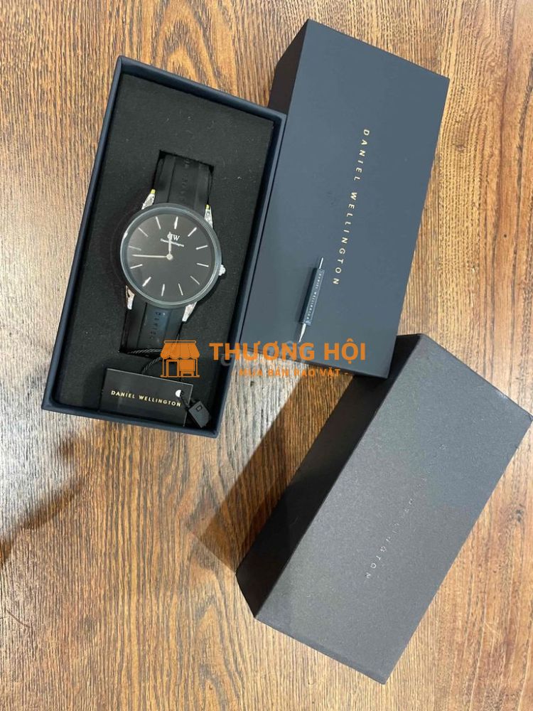 Thanh lí đồng hồ dw chính hãng fullbox