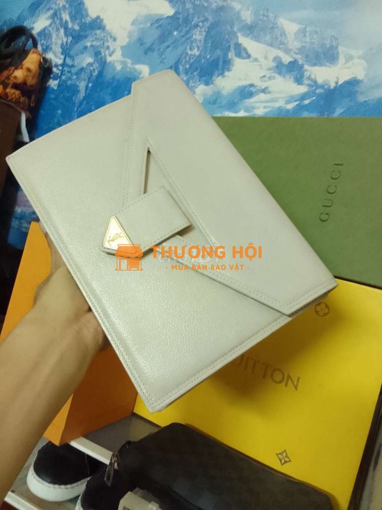 Thanh lý clutch cầm tay Y.S.L