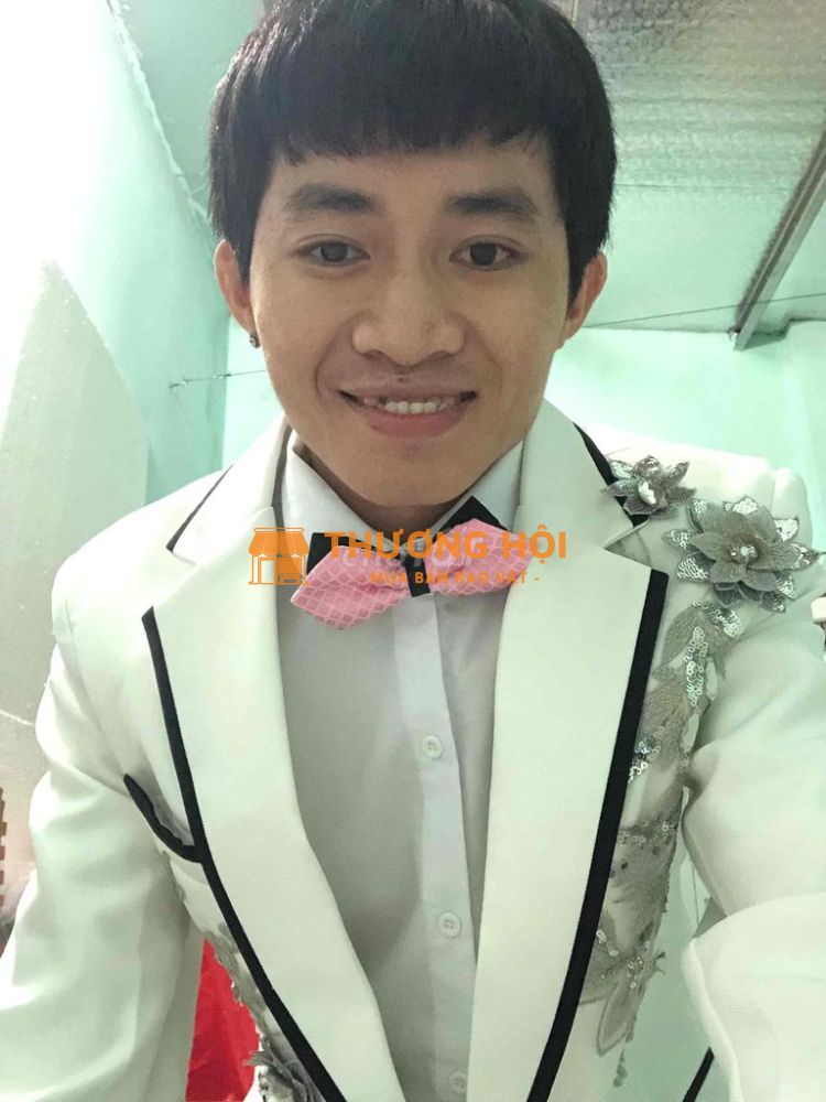 bộ vest đính đá đẹp long lanh mới 99%