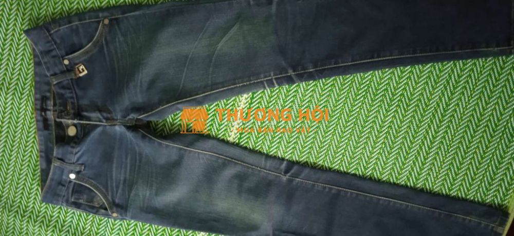 Quần bò cạp trễ màu xanh đậm