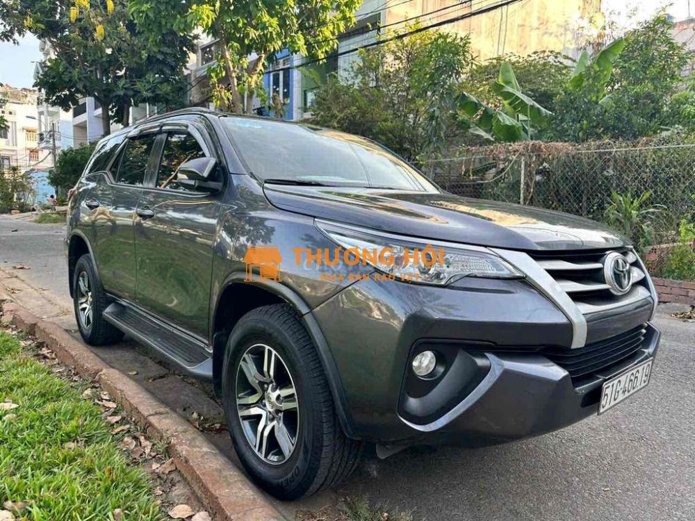 Cho thuê xe Toyota Fortuner cuối 2017 – có tài x