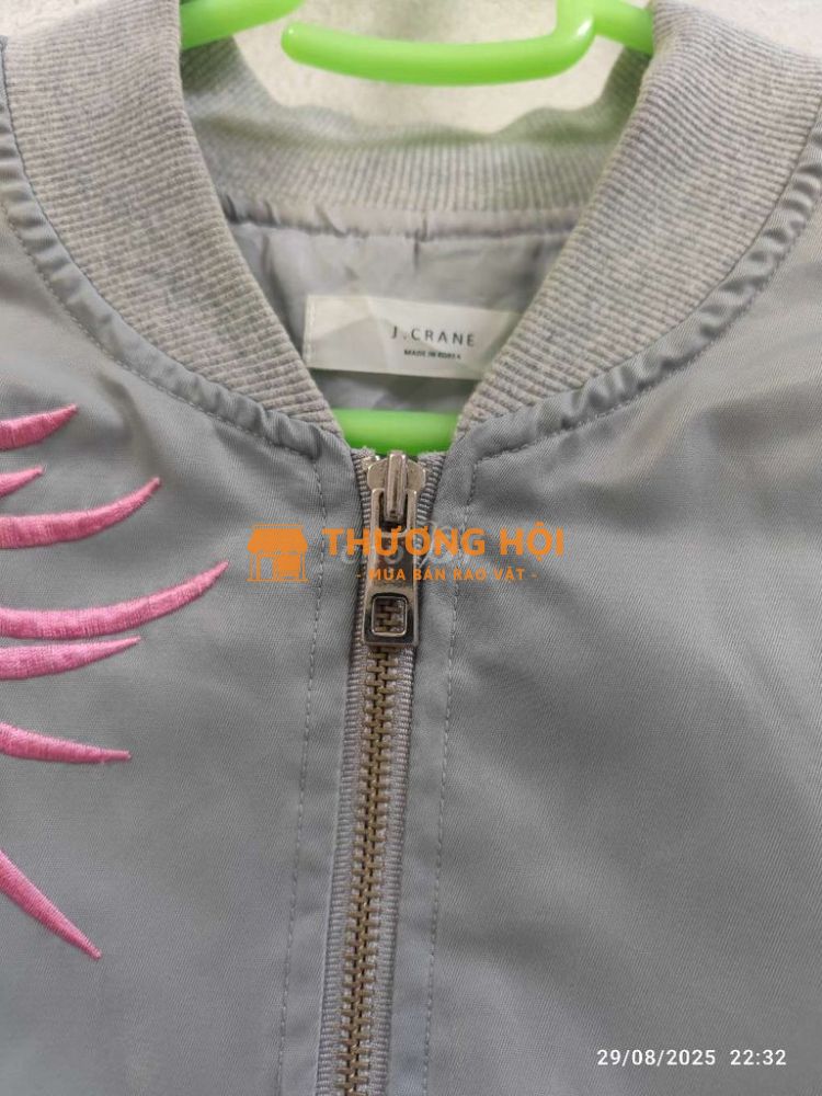 Áo Bomber độc lạ