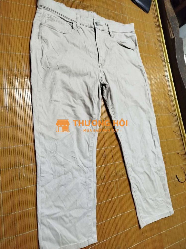 Quần kaki Uniqlo Nhật Bản màu be sáng size L