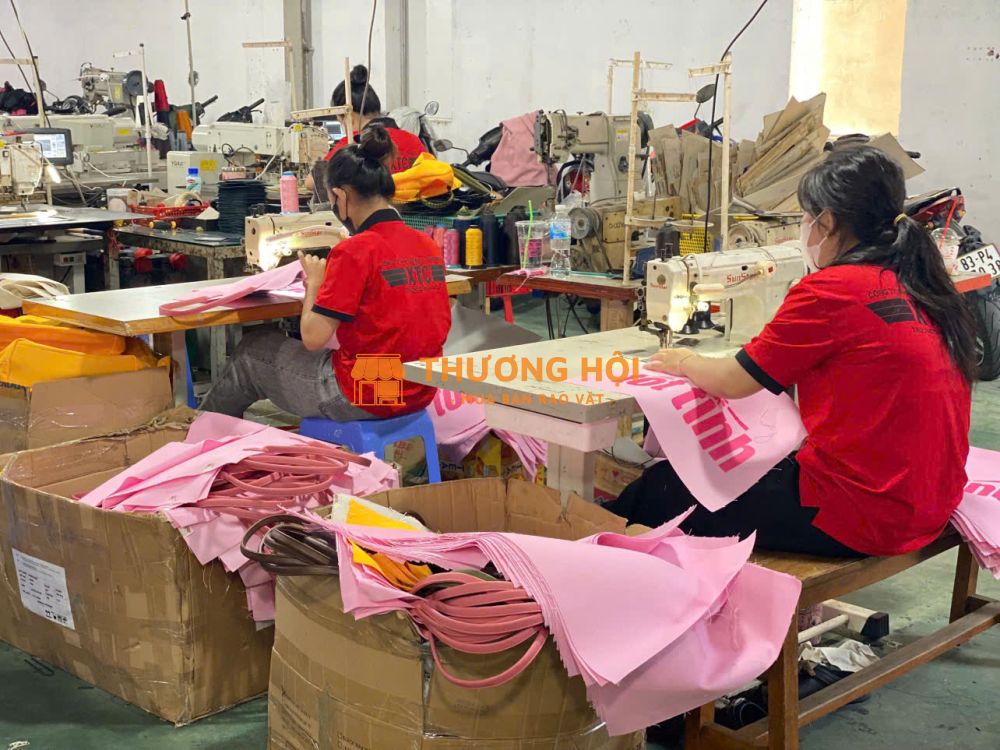 TẶNG QUÀ KHÁCH VIP – VÍ, THẮT LƯNG, HỘP QUÀ DA THẬT ĐẲNG CẤP