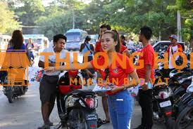 tuyển nhân viên phát tờ roi