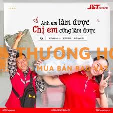 Nhân viên phân hàng tại kho ở Đạt Lý