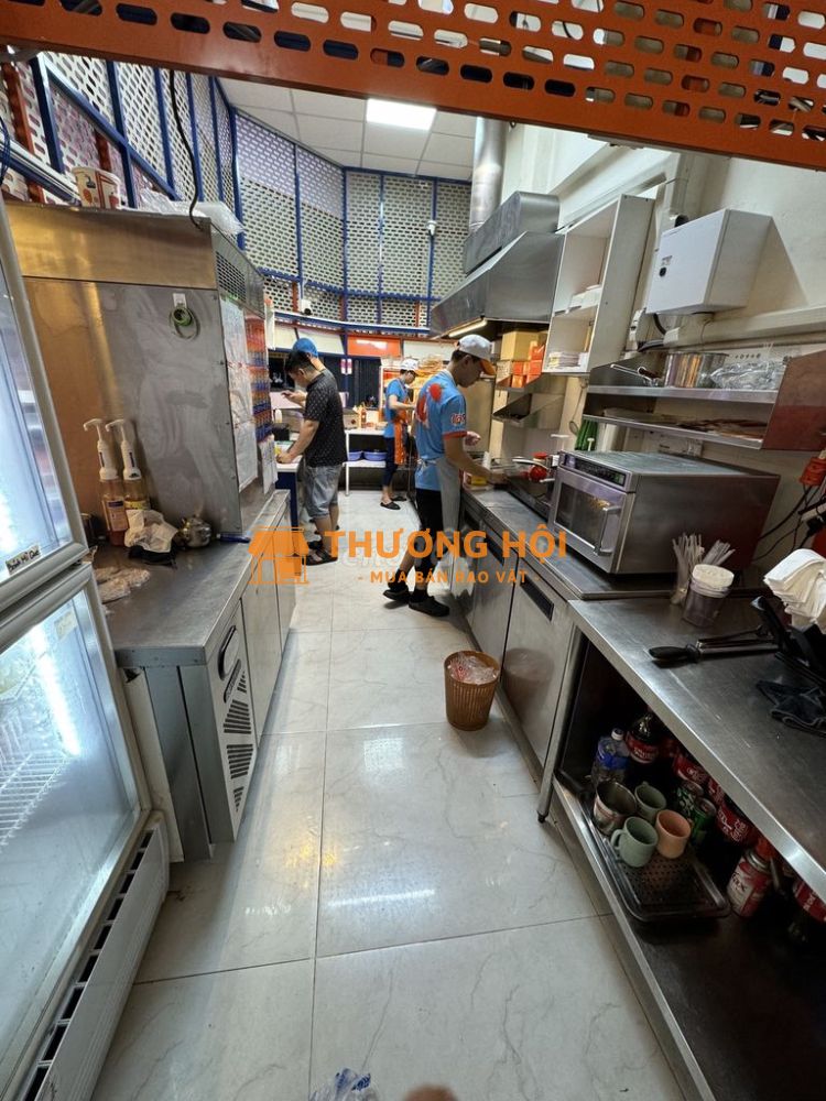 Tuyển vị trí Bếp chính món Âu hoặc bếp tổng hợp.