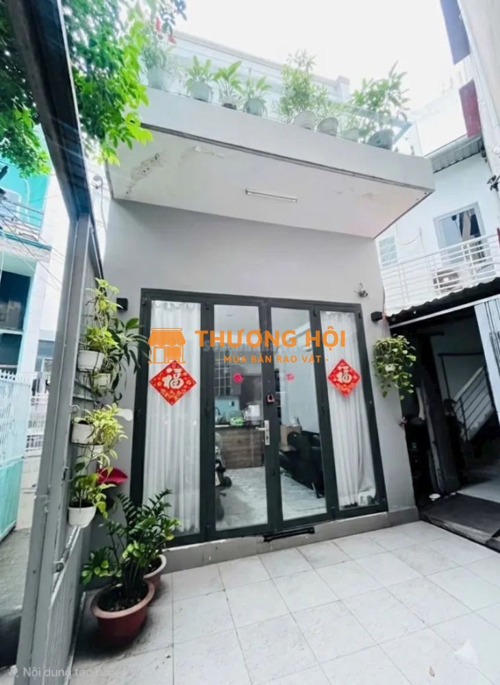 Bán nhà 3pn 3 wc 3 tầng sân thượng nhà mới dọn vào ở Nguyễn Thị Tần