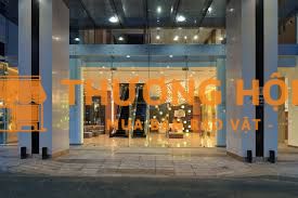 bảo vệ trực sảnh khách sạn Holiday Tân Bình