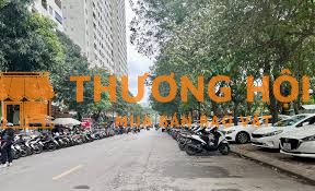Linh Đàm- Cần 1 nam coi xe cho khách ca tối có ăn