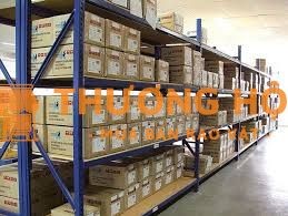 Tuyển gấp nam nữ 20 tuổi trở lên phụ kho cuối năm