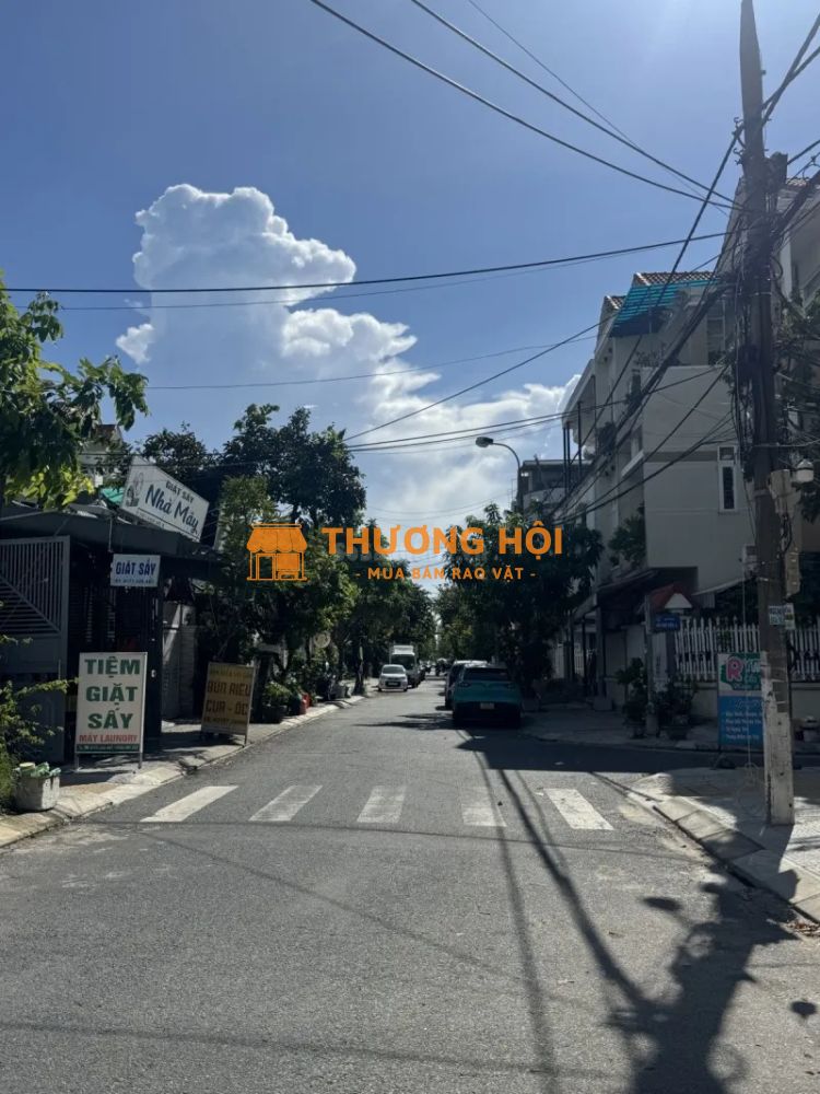 Bán nhà 3 tầng Thế Lữ, Sơn Trà, ô tô vào tận nhà, 93m², giá 11.5 tỷ