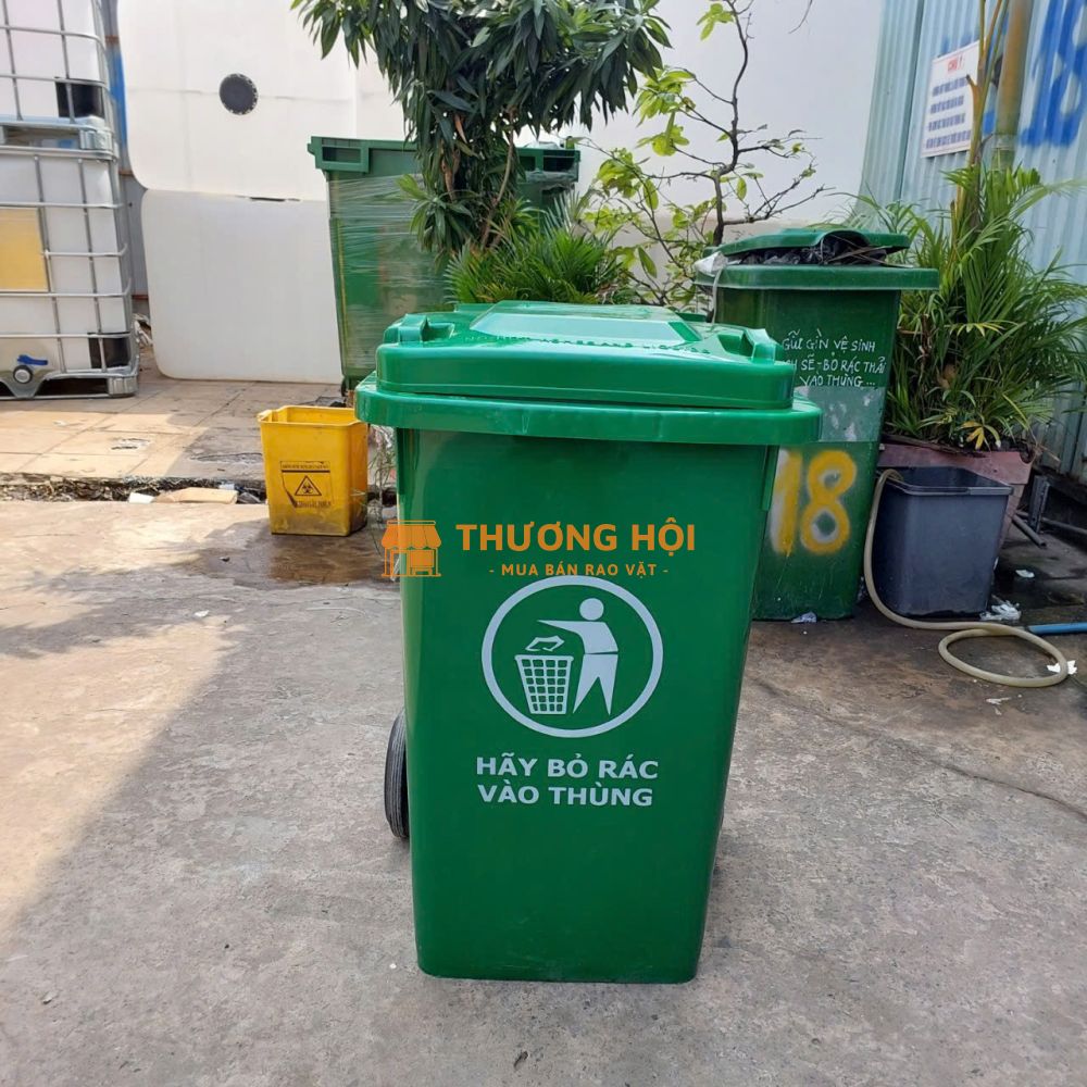 Thùng rác xanh 100 lít nhựa HDPE có bánh xe lớn