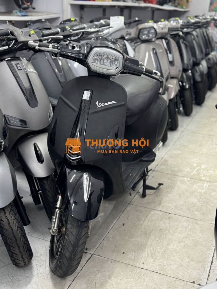 Vespa đen bình mới thay bao khoẻ