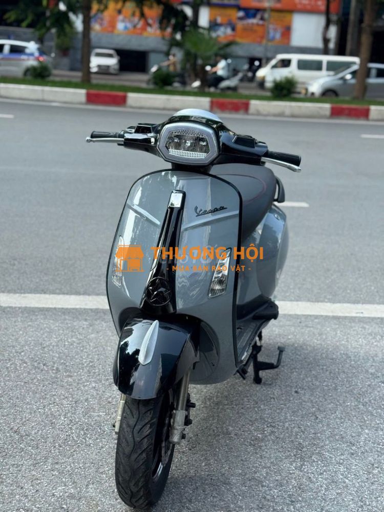 Vespa đen nhám bình mới thay bao khoẻ, xe đời cao