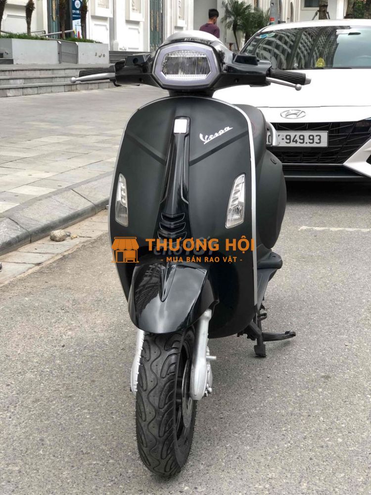 Xe điện Vespa đèn vuông siêu đẹp, khoẻ và đầy đủ