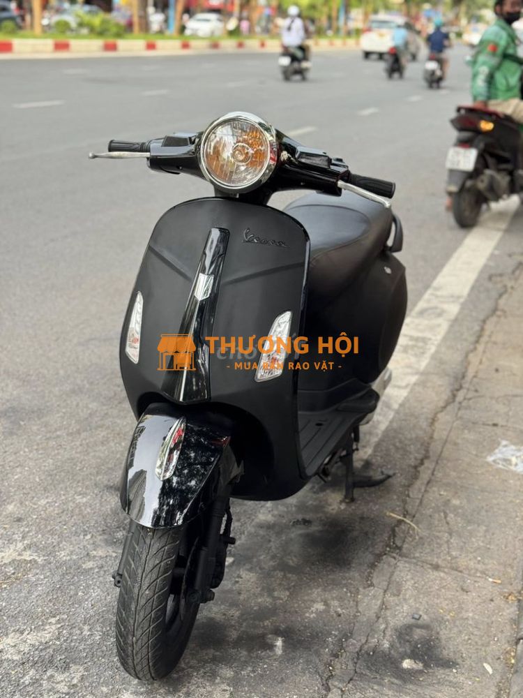 Vespa đen nhám bình mới thay bao khoẻ