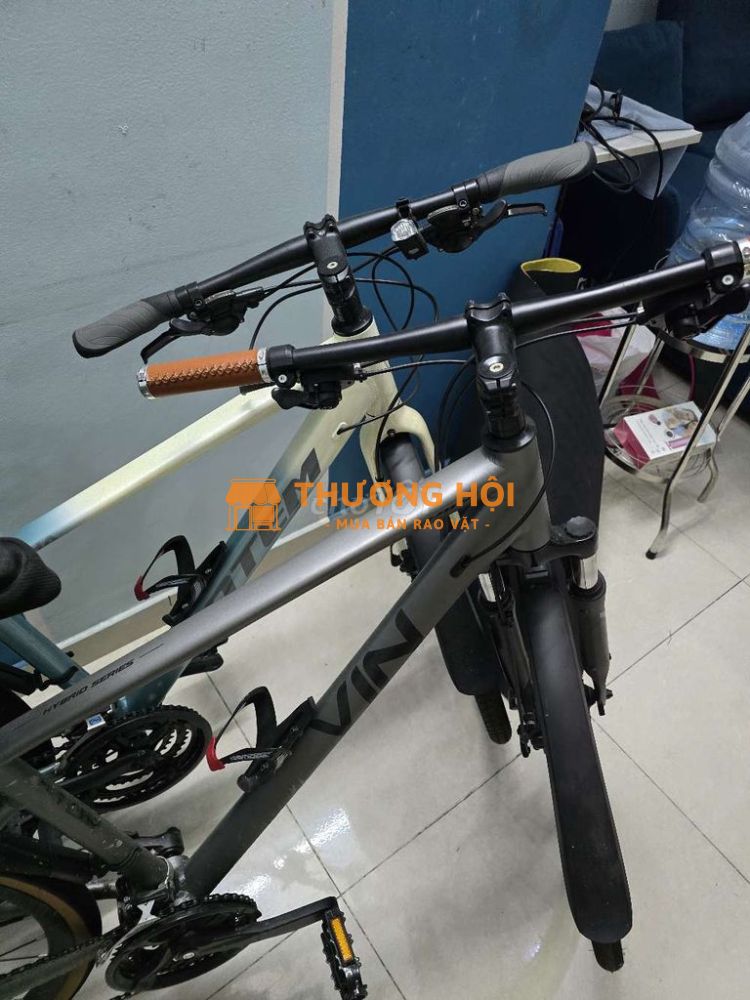 cần bán 2 chiếc xe đạp touring