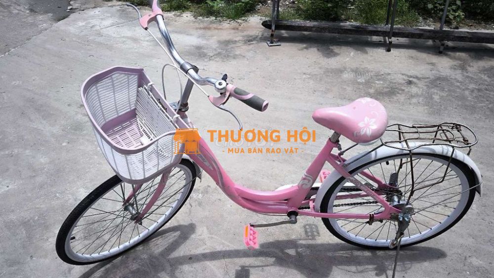 Xe đạp nữ khung kim loại màu Hồng còn mới