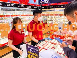 NHÂN VIÊN THU NGÂN TIỆM VÀNG