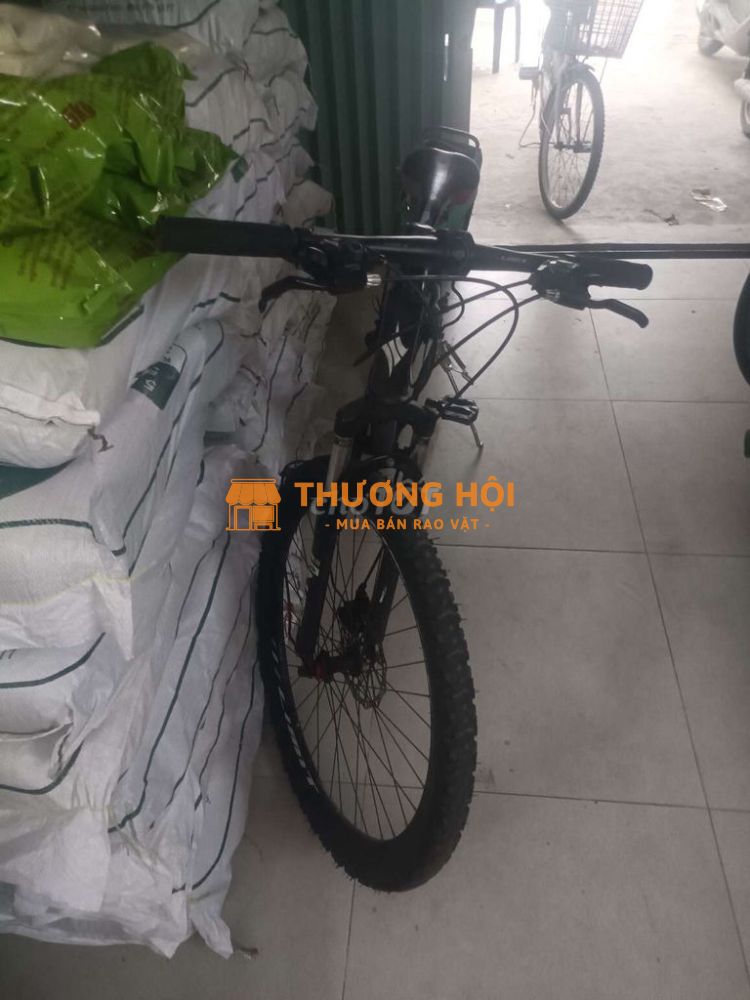 NHÀ NHIỀU XE NÊN BÁN BỚT XE ĐẠP ĐỊA HÌNH