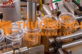 Nhân viên Kho đóng chiết nguyên liệu