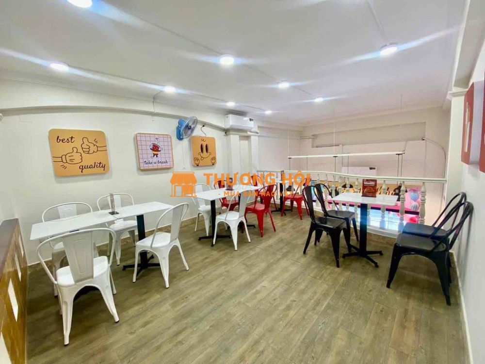 Cần tuyển nhân viên