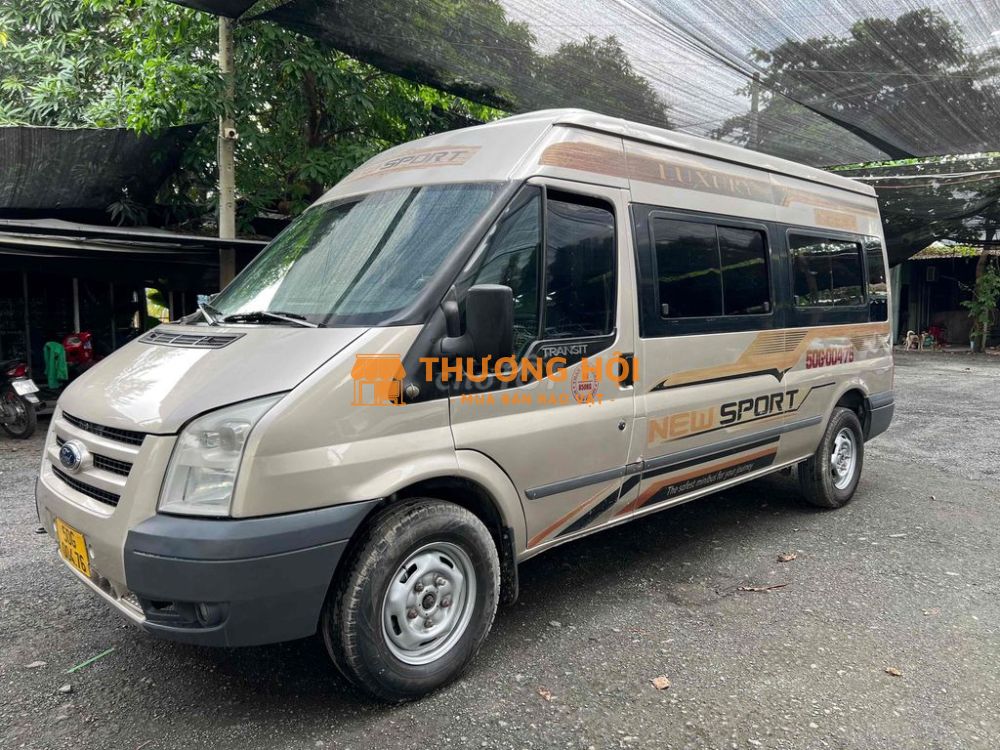 Ford Transit Van 6 chổ 850kg đi giờ cấm