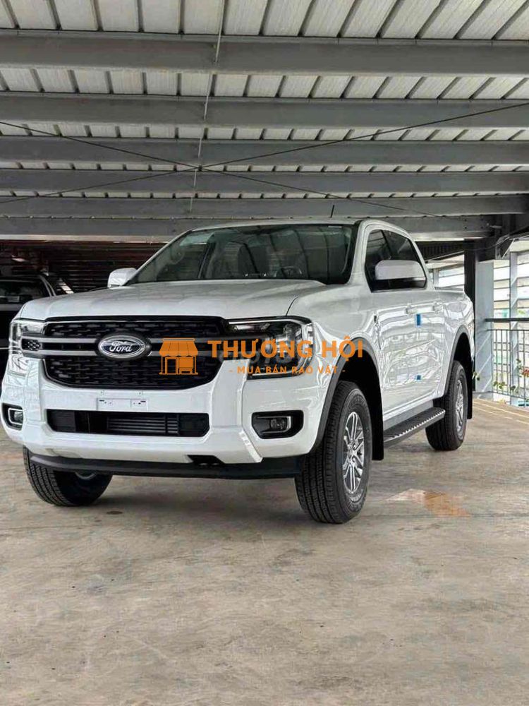 Ford Ranger 2025 nhận xe chỉ từ 180 triệu