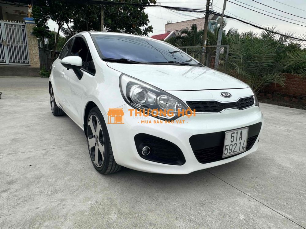 Kia Rio 2013 1.4 AT Hatchback - 85000 km