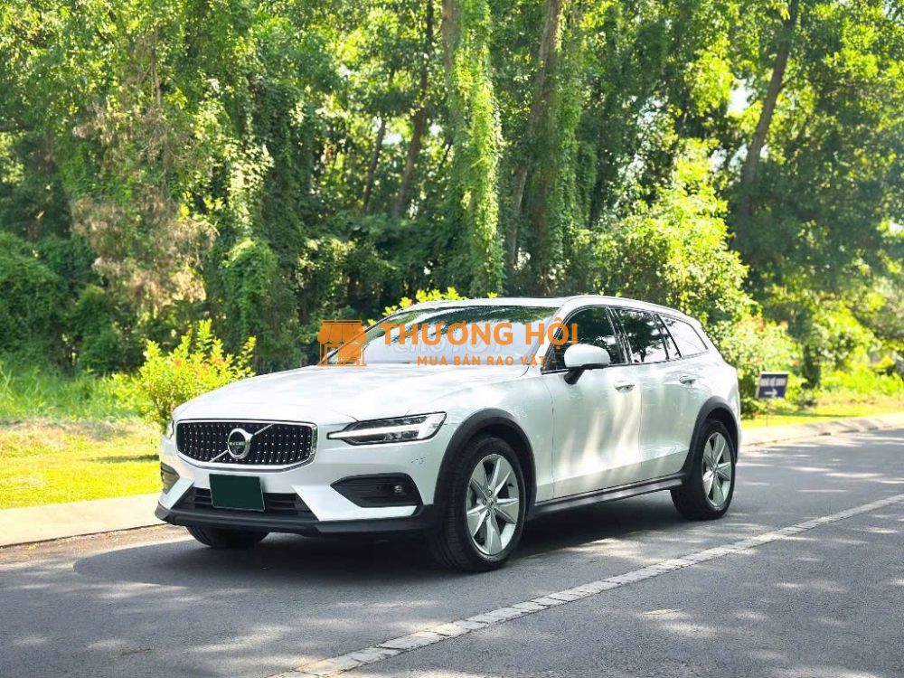 Volvo V60 Cross Country 2022 B5 AWD - 20000 km