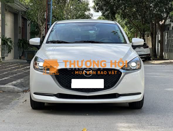 Bán xe Mazda2, 2021, số tự động, màu trắng camay.