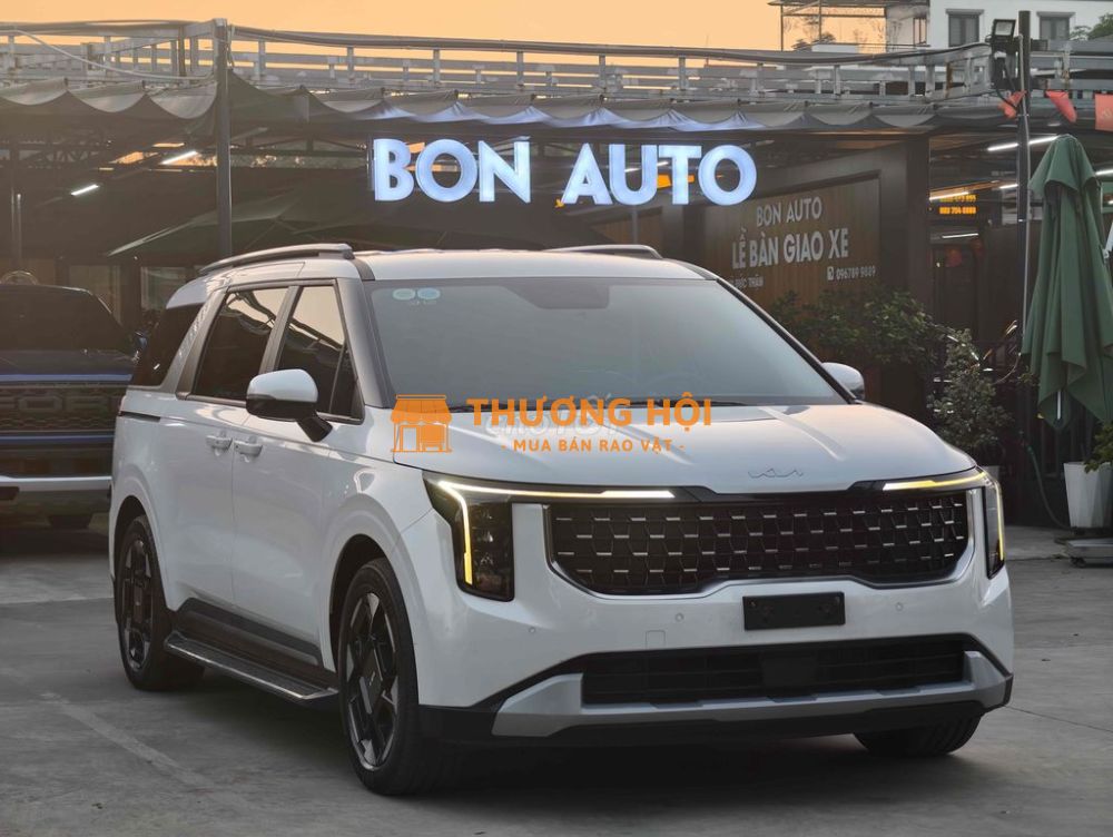 Kia Carnival 2024 2.2D Luxury - màu trắng