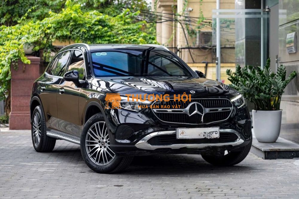 E cần bán mercedes 200 4Matic - sx 2025 siêu lướt