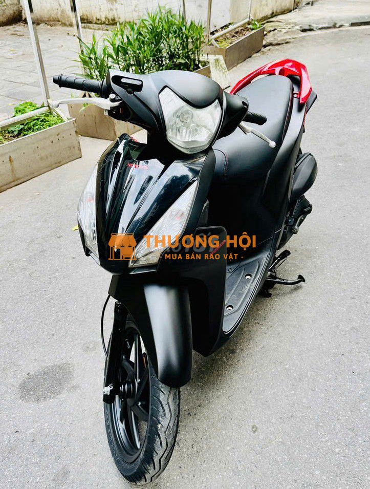 Honda Vision đen nhám xe chính chủ biển Hà Nội