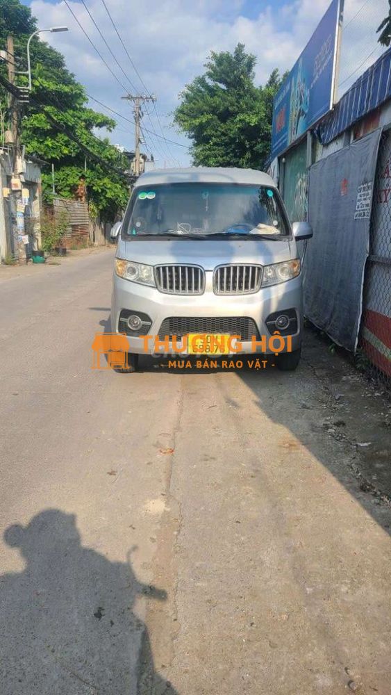 Ô tô tải van 5 chỗ màu Bạc