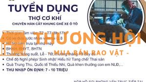 Thợ cơ khí hàn cắt khung ghế ô tô
