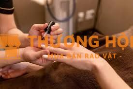 Cần 2 thơ phụ biết gôi đầu làm móng, lương 7 triệu đến 12 triệu/tháng