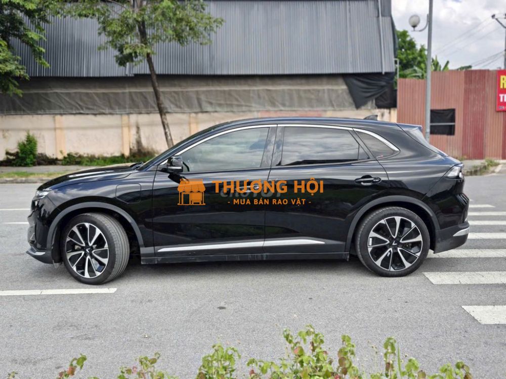 GF Thăng Long - VinFast VF8 Plus Đen Nâu 2023 ✅