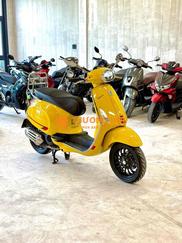 Vespa Sprint 125 đăng kí 2021 chạy ít