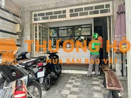 Quán mình cần 5 nam làm đồ ăn cho shipper đến lấy