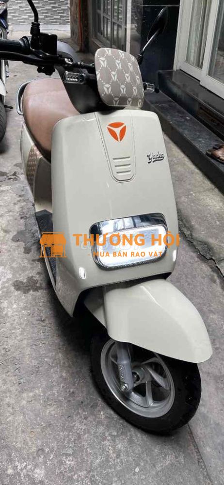 Xe máy điện Yadea Ocean Trắng, Nâu
