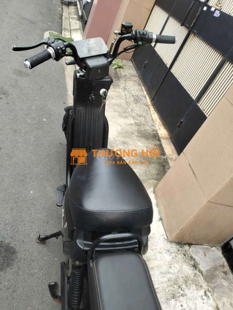 Xe máy điện Hiện đại màu Đen
