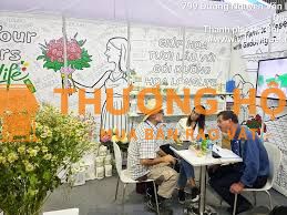 Nhân Viên Kế Toán Nội Bộ Công Ty Hoa Tươi