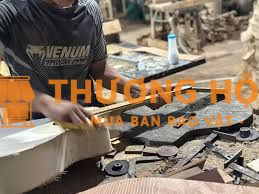 Xưởng guitar tìm phụ mộc hoặc anh em cơ khí