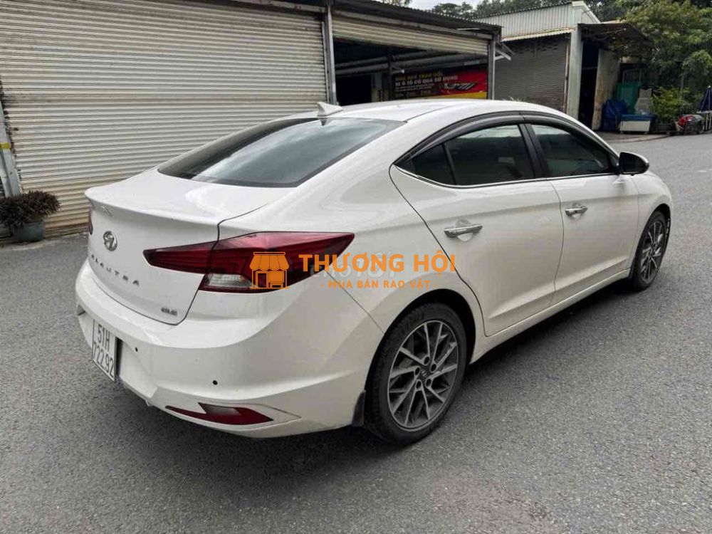 Bán Huyndai ELANTRA 2.0 GLS dkld 01/2020 , trắng