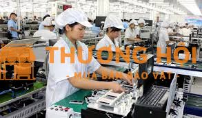 10 công nhân lắp rắp điện tử