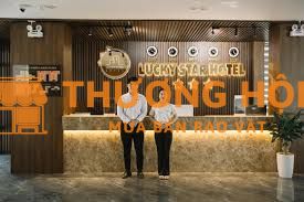 Tuyển lễ tân khách sạn ca đêm